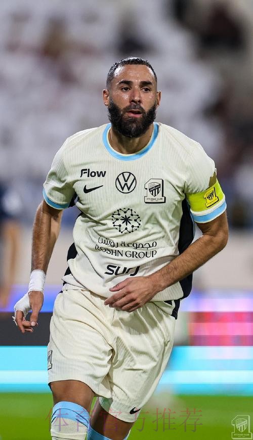 仅落后亨利 本泽马成史上进球第二多的法国球员 仅落后亨利 本泽马成史上进球第二多的法国球员