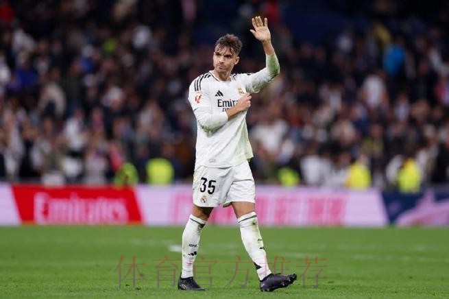 马卡:虽缺乏经验 劳尔仍获多位皇马名宿支持 马卡:虽缺乏经验 劳尔仍获多位皇马名宿支持